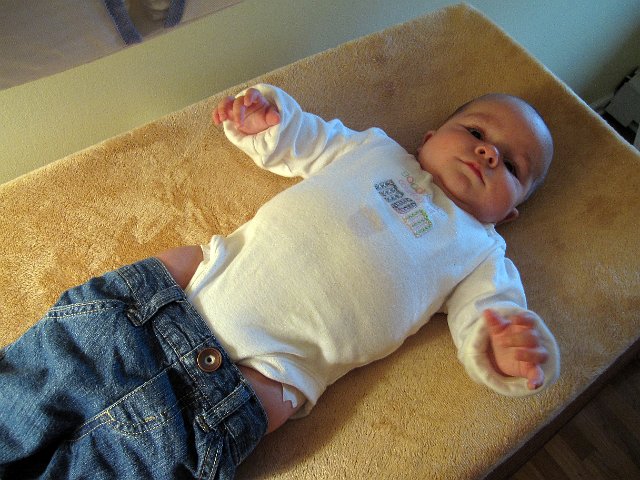 IMG_3654b.jpg - The little gal isn't even 5 months old yet and she's already laying down to squeeze into her jeans!