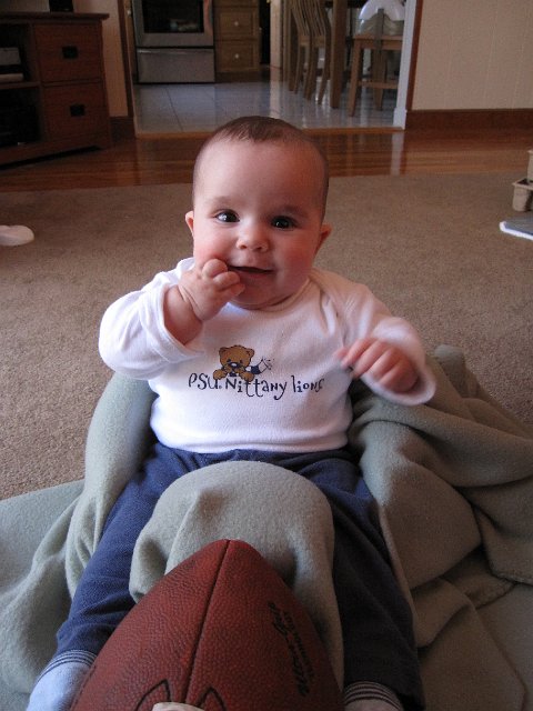 IMG_3806.JPG - Getting ready for the big PSU vs. MSU game on Saturday ... In the future, I'm sure she'll be wearing green and chanting the MSU fight song but Dad needs a little more prep time.