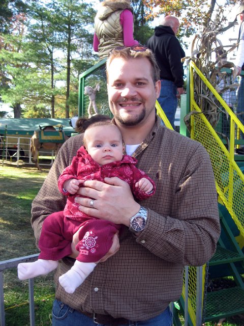 IMG_3061b.jpg - Catherine is a little too young for an elephant or camel ride this year ...