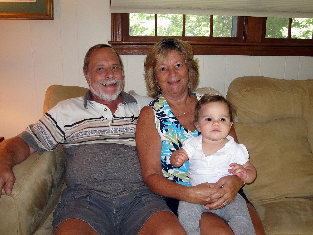 IMG_8885b.jpg - Papi, Nana & Catherine