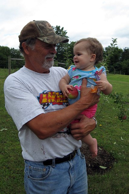 IMG_9276b.jpg - Grandpop managed to get in some 'squeeze time' with his little granddaughter.
