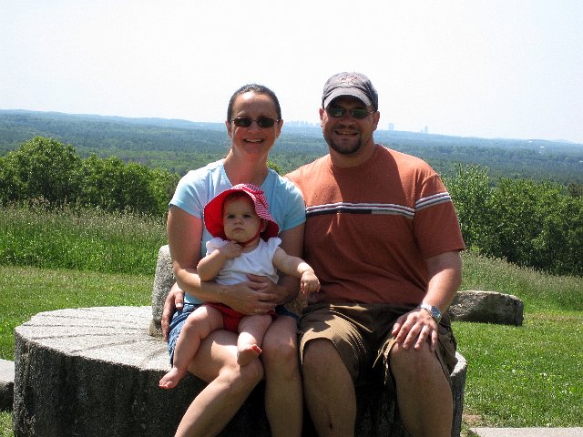 IMG_8365b.jpg - Family photo on Holt Hill during National Trail Day.