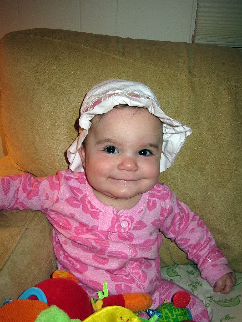 IMG_7654b.jpg - Yes, she's THIS happy when she wakes up in the morning ... crazy, huh?