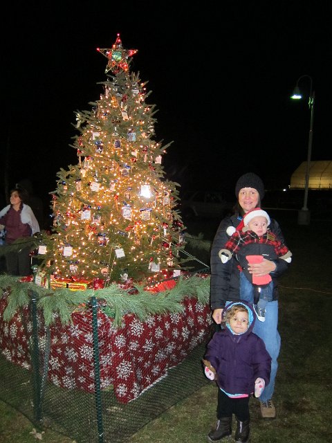 IMG_2673.JPG - We attended another Tree Lighting, this one at Nevin's Farm - MSPCA.  The ornaments on the tree honor people's favorite pets.