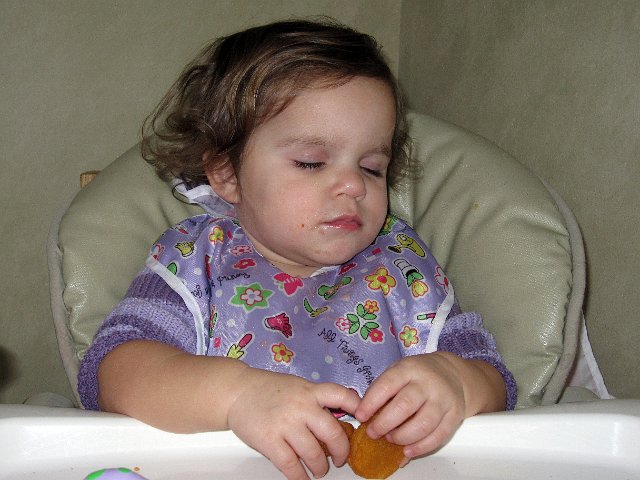 IMG_0821b.jpg - Catherine is NOT blinking.  She decided to be an early riser today and this is what happened during lunch!!