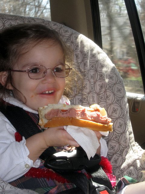 IMG_3445b.jpg - To top off the day, we grabbed some hot dogs for lunch downtown.