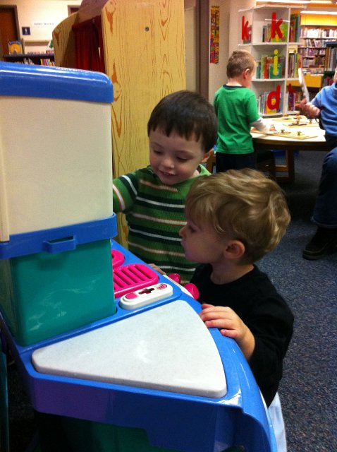 IMG_1816.jpg - ... while Nathan played with his other new friend.
