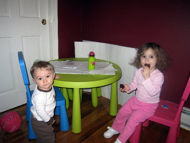 IMG_3139b.jpg - It's snack time at the kids' new play table.  (Thank you, Grandpa)