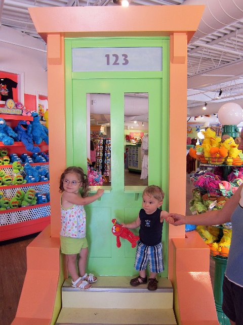 IMG_3739b.jpg - Even the stores within Sesame Place were fun.
