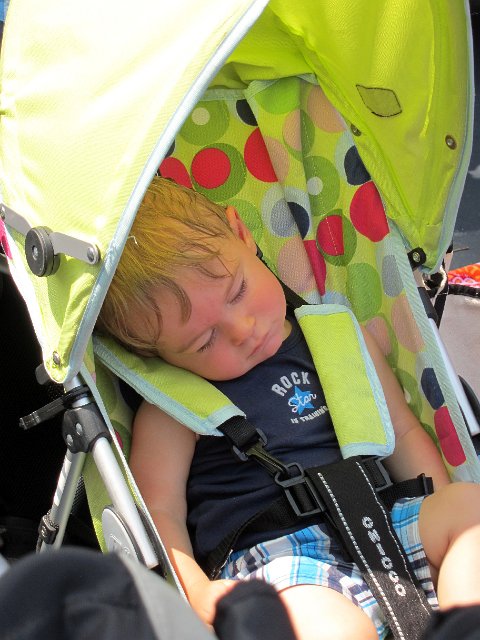IMG_3820b.jpg - Well, I guess Nathan only truly caught the parade during one of those days.  He was sooo tired!