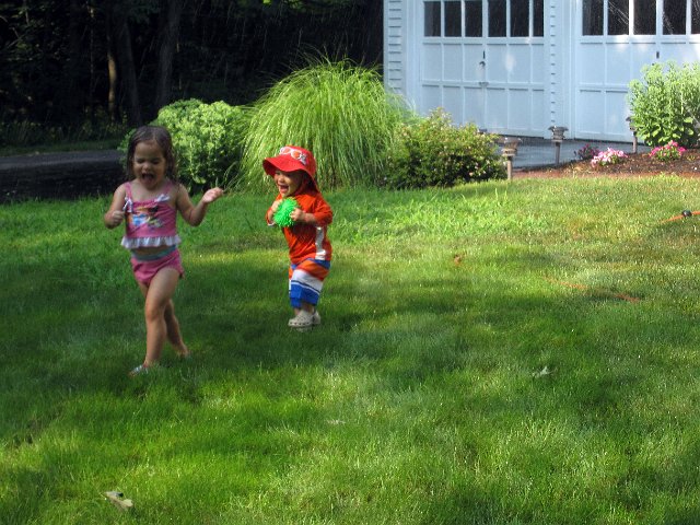 IMG_5404b.jpg - Looks like a lot of fun, I think I'll put this camera down and join them ...