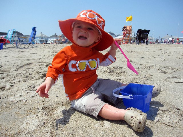 IMG_4060b.jpg - We headed to the beach, if only for a bit, to take advantage of a much awaited nice day.
