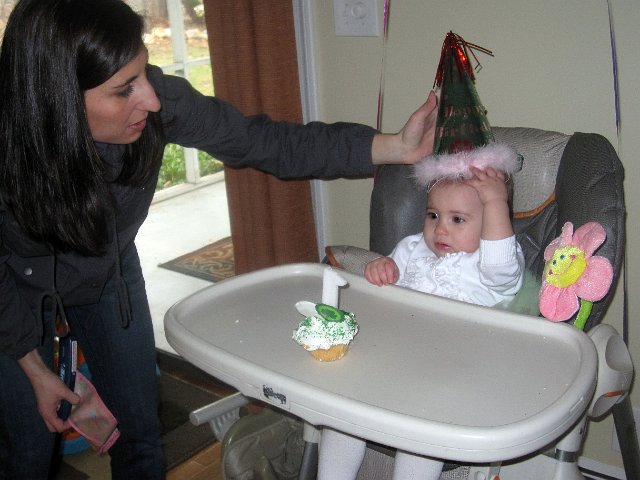 IMG_3273b.jpg - ... watched at the birthday girl enjoyed her cupcake ...