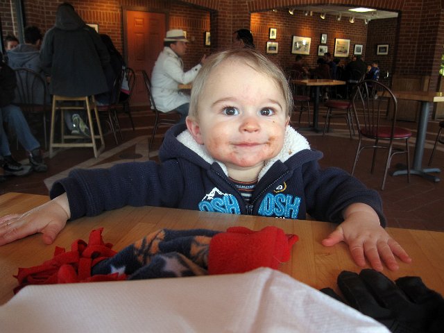 IMG_3346b.jpg - Yes, I believe this is the look of a small, yet very satisfied customer.