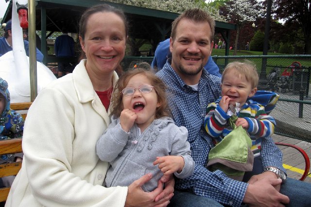 IMG_3714b.jpg - We met up with the Romboldi family at the Boston Common for a Swan Boat Ride.