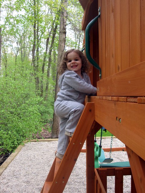 IMG_3796b.jpg - When she knows the slide is awaiting her on the other side, her ladder climbing skills increased pretty quickly.