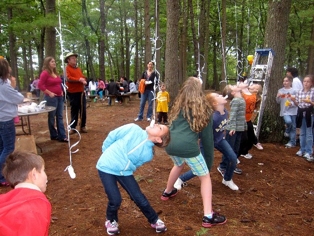 IMG_6422.JPG - … a donut chomping contest ?? ...