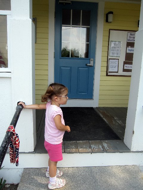 IMG_6233b.jpg - Catherine's First Day of Preschool