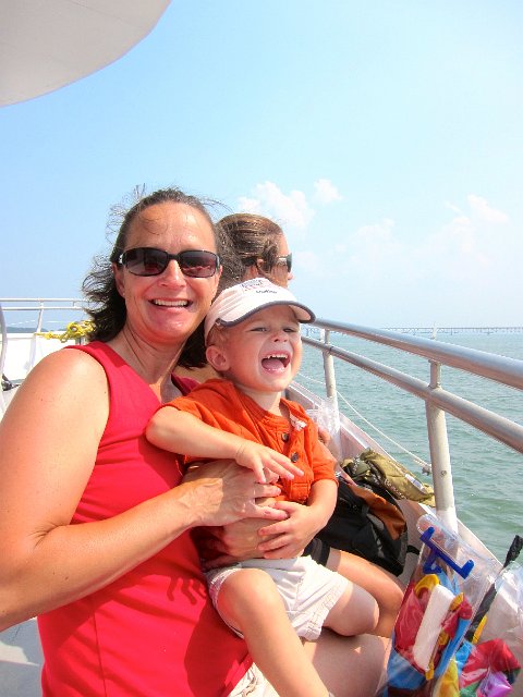 IMG_4587.jpg - Now we're enroute to Spectacle Island (another boat ride within the harbor).