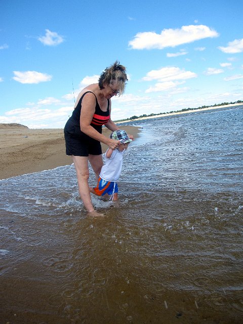 IMG_1275.jpg - Nathan loved kicking the water!