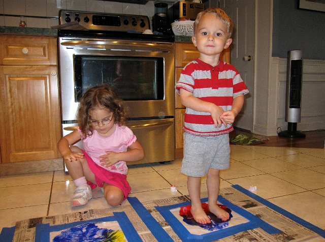 IMG_0487.jpg - ... painting with your toes ...