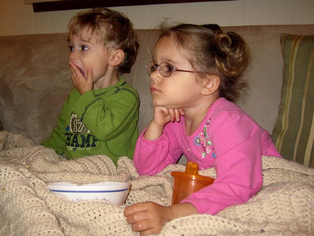 IMG_9415.jpg - May strolled in a little rainy so we started to watch "Pocahontas".