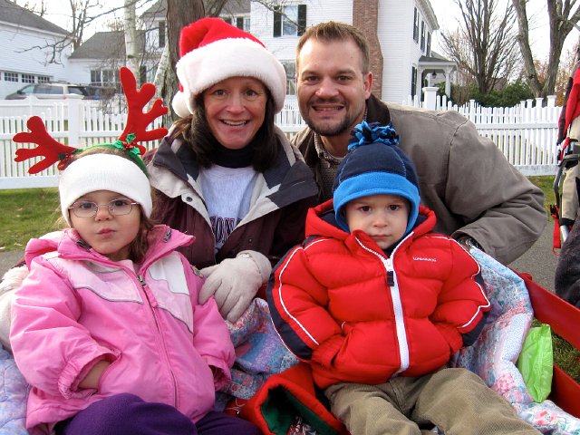 IMG_3105.jpg - Everyone is bundled up and "merry"!!