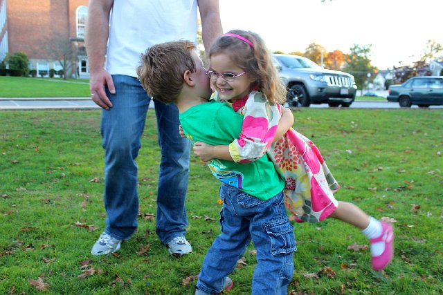 615915_4386801462223_112327570_o.jpg - Hunter and Catherine sharing the love!!