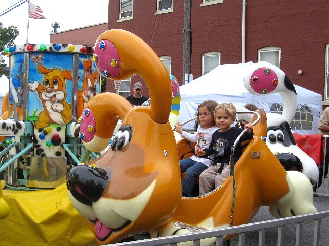 IMG_2292.jpg - The doggy ride was also on the list of musts that day.