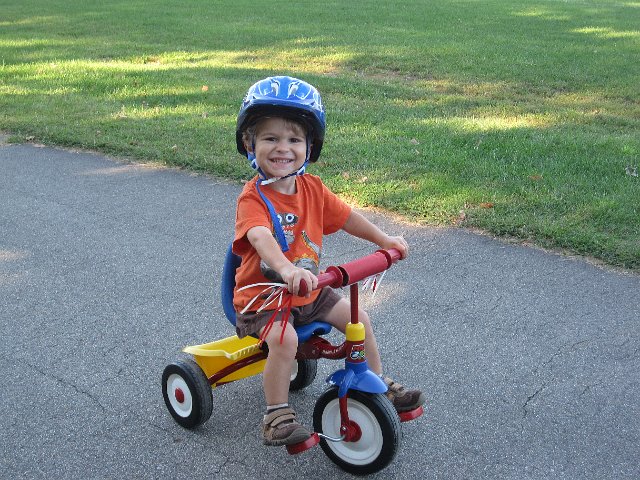 IMG_1889.jpg - A day at Balmoral Park to practice both tricycling and bicycling ...