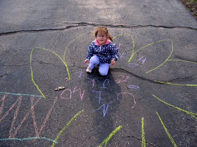 IMG_4794.jpg - Of course, the first thing on the driveway as far as chalk artwork is the Chicka Chicka Boom Boom palm tree in Catie Ann's world.