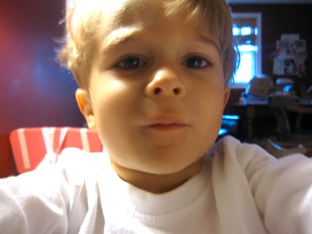IMG_5282.jpg - Guess who found the camera for a 'first photo of myself" moment ...