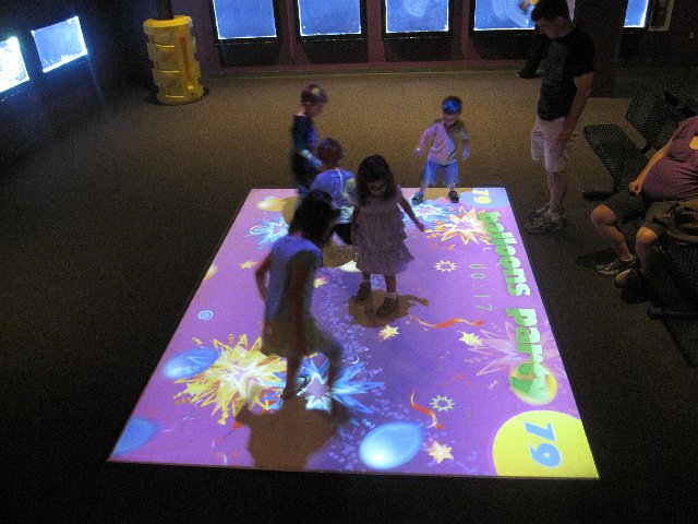 IMG_7490.jpg - absolutely had a blast in the Doodle in the Dark room,