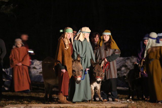 IMG_0746.jpg - Ahhh, one of my favorite holiday events, the Live Nativity at West Parish Church.  (I especially like it this year as the weather was much warmer than the freezing temperatures we endured last year.)