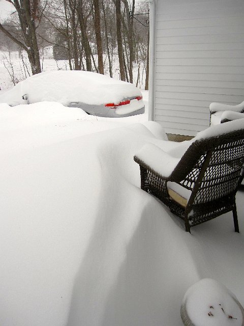 IMG_4157.jpg - It totalled around 2 feet for our area, UGH!