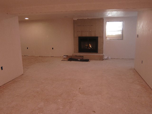 IMG_6686.jpg - Just 1 1/2 days later and we have real walls!
