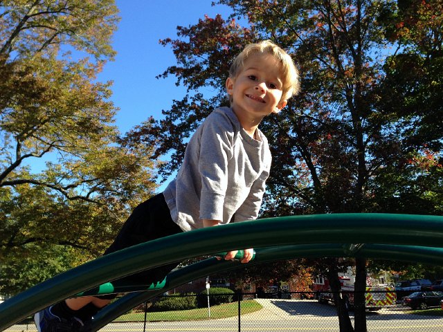 IMG_4371.jpg - The last Playground Meetup with TMC for the season and it was a FABULOUS day with this lil monkey!