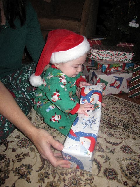 IMG_2317b.jpg - Nathan is already getting the hang of this!