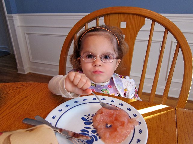 IMG_4214.jpg - Applesauce is a big hit in this family .. we need to make much more next year.
