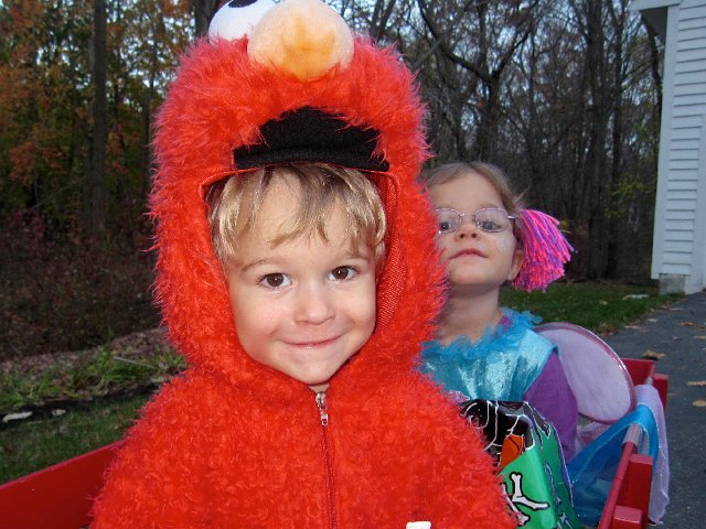IMG_2748.jpg - ... and Nathan as Elmo!