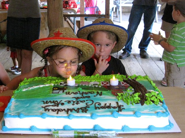 IMG_6754.jpg - It's cake time, our kids FAVORITE time of any day.