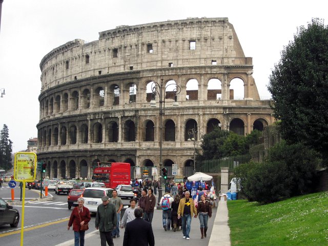 Colosseum-01.JPG