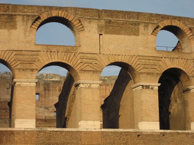 Colosseum-08.JPG