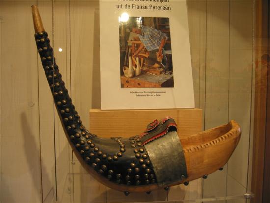 clogmaker12.jpg