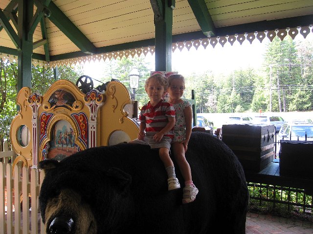 IMG_1795.jpg - Clark's Trading Post hosts a Bear Show and a Circus Show, so it was a definite stop during our vacation.