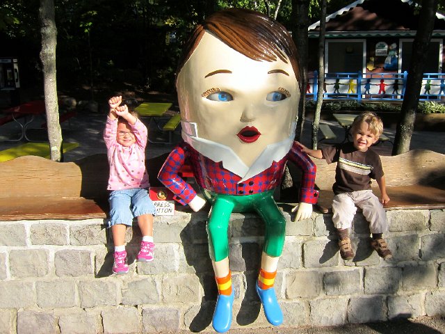 IMG_4911.jpg - We found Humpty Dumpty and joined him on the wall (but did not fall).