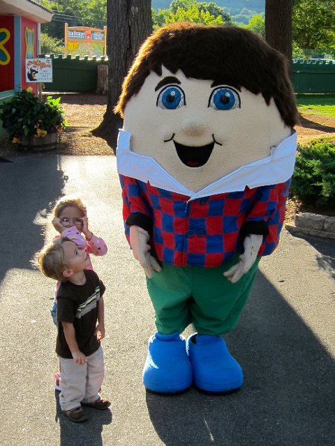 IMG_4984.jpg - And there's Nathan's pal, Humpty Dumpty.  (You should really hear him say it, so cute!)
