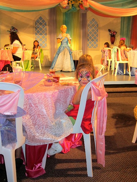 IMG_5085.jpg - OUR princess was having a fabulous time with the famous princess.