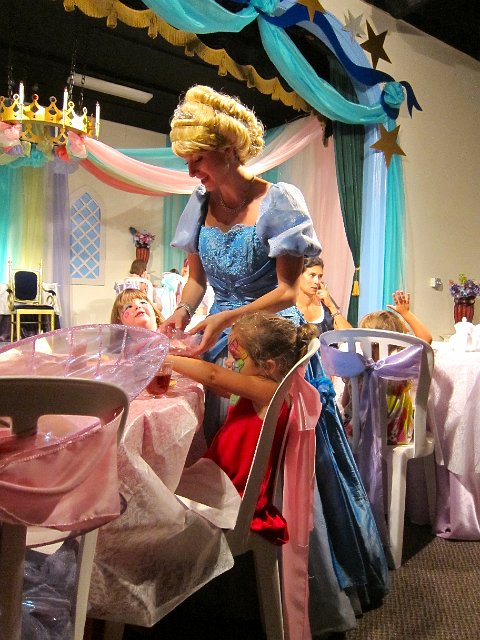 IMG_5096.jpg - What service, refills provided by the Princess herself.